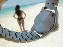 Load image into Gallery viewer, Island Time 420SS w Standard Band