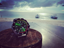 Load image into Gallery viewer, Island Time 420SS w Bottle Band