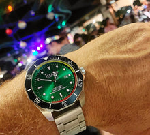 Load image into Gallery viewer, Island Time 420SS w Bottle Band